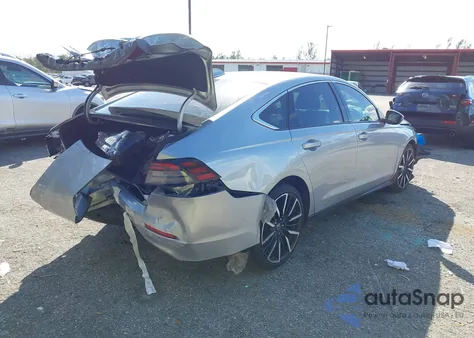 2024 Honda Accord Hybrid Touring z USA, uszkodzony, nr VIN 1HGCY2F89RA044893